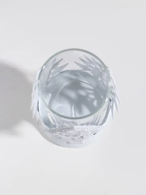 Подсвечник металл, стекло на 1 свечу "Ели и олени" белый d=5,5 см 7,3х7,3х14,8 см