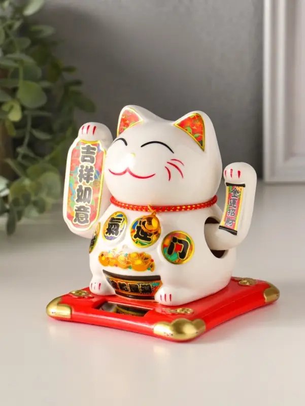 Маятник керамика от солнечной батареи "Манэки-нэко с золотыми слитками" 10х11х10,8 см