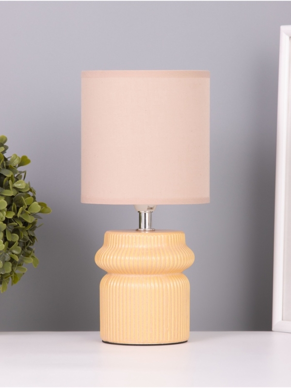 Лампа настольная Лампа настольная "Афина" 1х40Вт Е14 бежевый 13х13х26см МОДЕЛЬ: