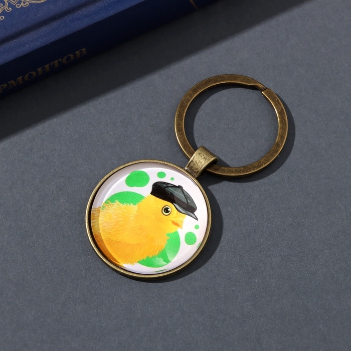 Брелок стекло, металл  Брелок стекло, металл "Круг. Цыплёнок в кожаной кепке" d=3 см