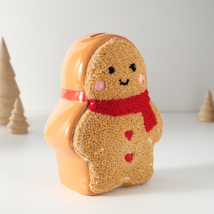 Копилка керамика  Копилка керамика "Пряничка в уютном шарфике" 7,2х12,3х15,3 см