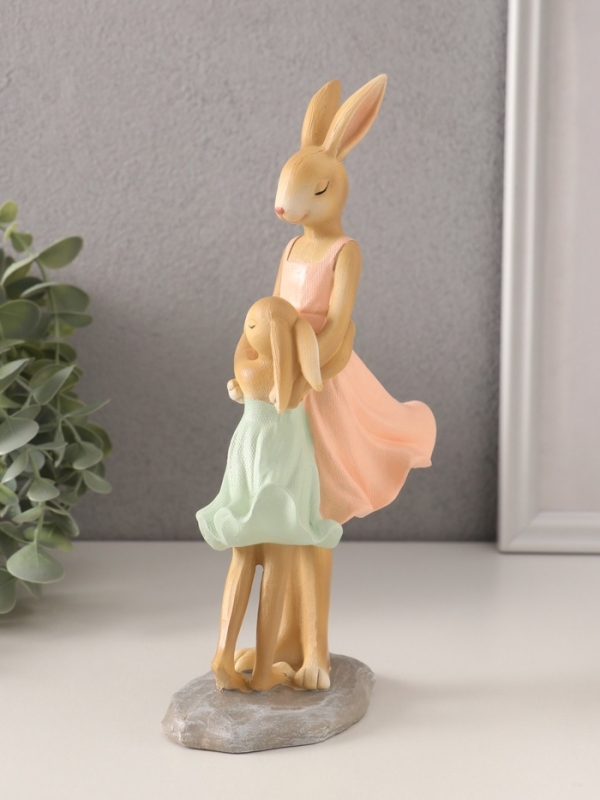 Сувенир полистоун "Зайки. Мама с дочкой" 11,5х7х21,5 см