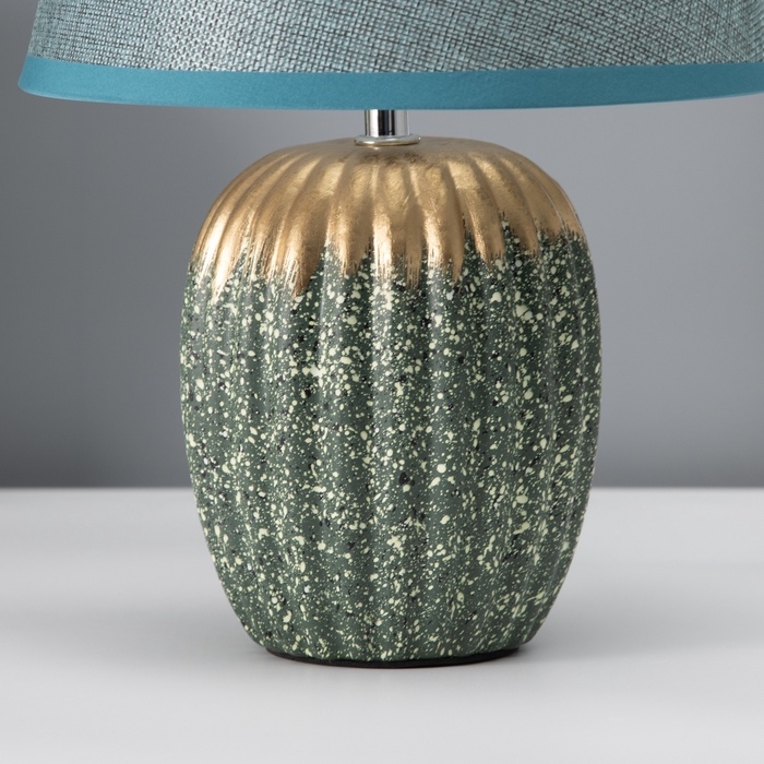 Настольная лампа с абажуром RISALUX «Нике», 1×Е14, 40 Вт, зелёный, 22×22×32 см Настольная лампа с абажуром RISALUX «Нике», 1×Е14, 40 Вт, зелёный, 22×22×32 см