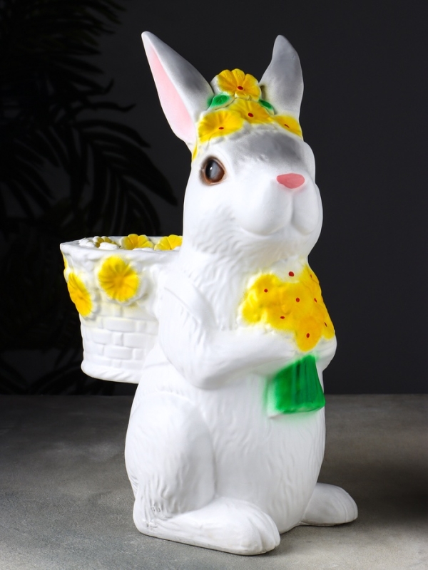 Фигура Фигура "Зайка с корзинкой кашпо" 15х25х38 см