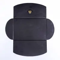 Конверт для подарочного сертификата, с тиснением, чёрный, 10.5&times;7 см