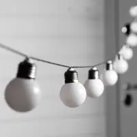 Гирлянда &laquo;Нить&raquo;, 2.7 м, с насадками &laquo;Белые шары&raquo;, уличная, IP44, 10 LED, 8 режимов, солнечная батарея, тёмная нить, свечение белое