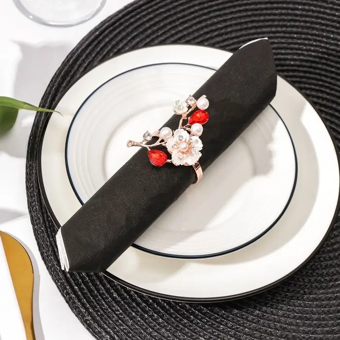 Кольцо для салфетки «Елизавета», 6,5×4,5×5 см, цвет металла золотой