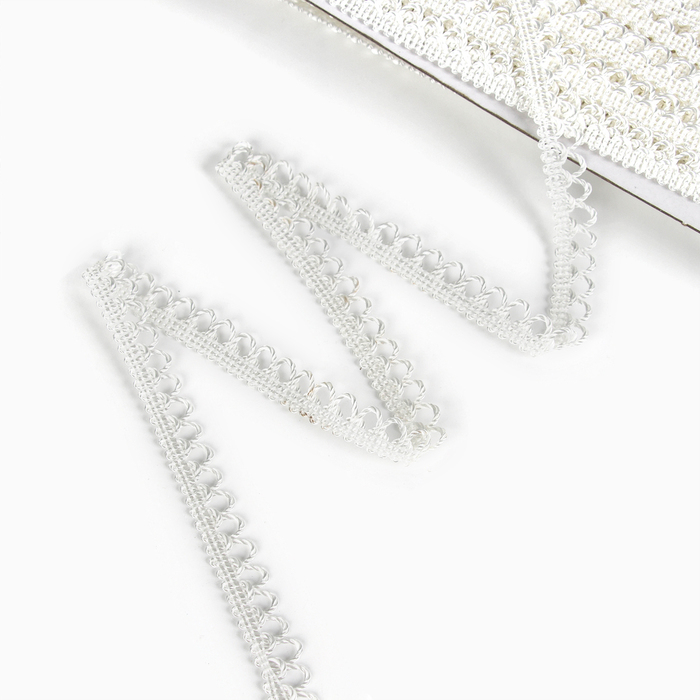 Тесьма белая с фестонами 1,1 см намотка 50 метров Тесьма белая с фестонами 1,1 см намотка 50 метров