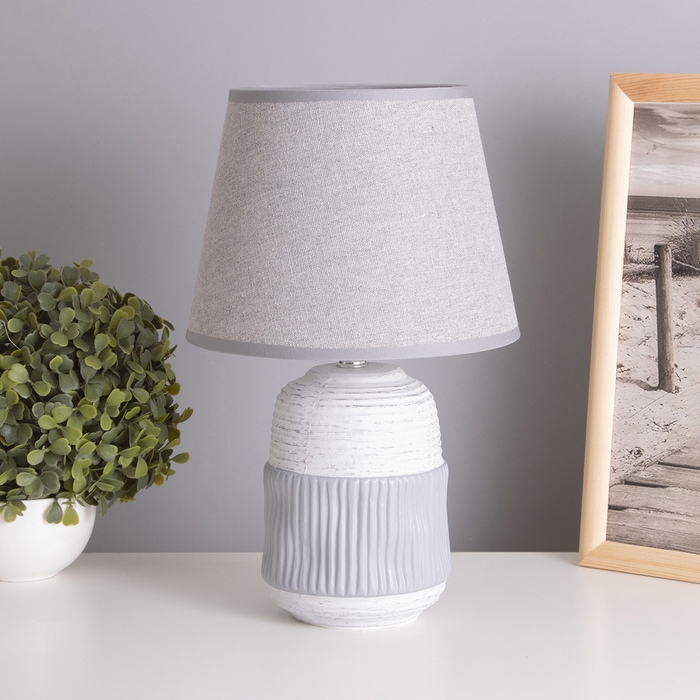 Лампа настольная Лампа настольная "Дарианна" 1х40Вт Е14 серый 29х20х32,5