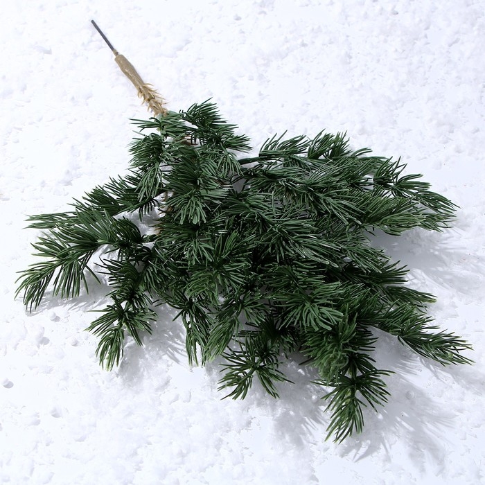 Декор &laquo;Ветвь очаровательной ели&raquo;