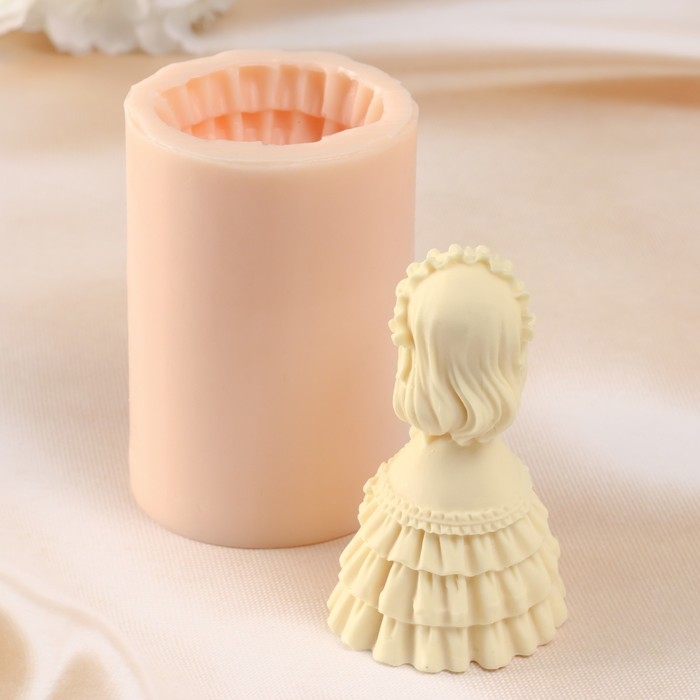 Молд силиконовый Молд силиконовый "Девочка с мишкой" 5х4х8,5 см