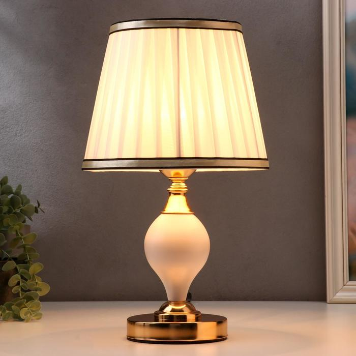 Лампа настольная  Лампа настольная "Галатея" 1х40Вт Е27 220В белый-золото 20х20х38,5 см.