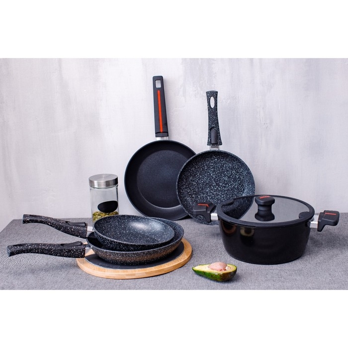 Сковорода кованая Magistro Dark, d=20 см, съёмная ручка soft-touch, антипригарное покрытие, индукция, цвет чёрный Сковорода кованая Magistro Dark, d=20 см, съёмная ручка soft-touch, антипригарное покрытие, индукция, цвет чёрный