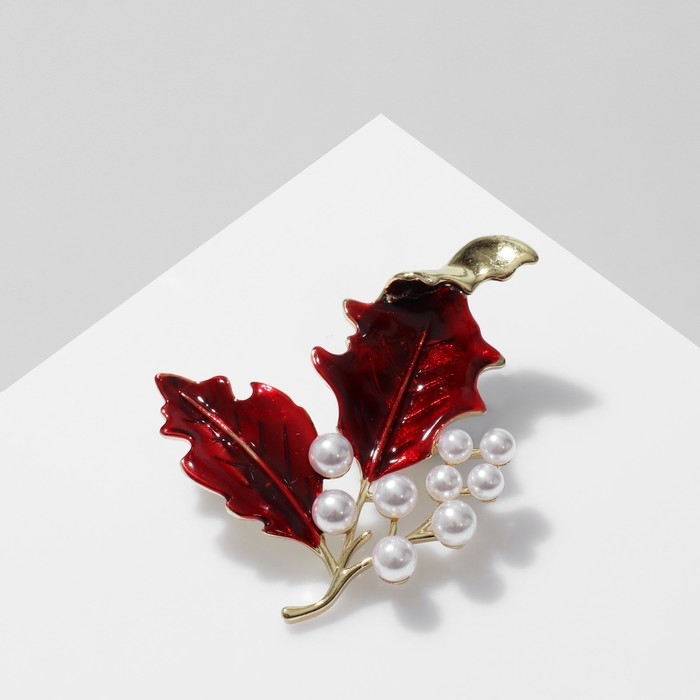 Брошь «Листья» в жемчуге, цвет бордово-белый в золоте Брошь «Листья» в жемчуге, цвет бордово-белый в золоте