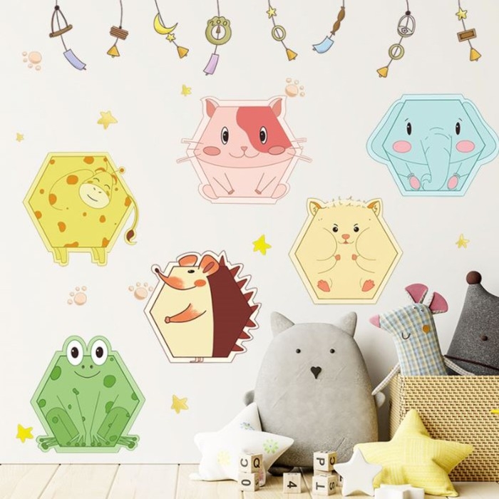 Наклейка пластик интерьерная цветная Наклейка пластик интерьерная цветная "Зверята-шестигранники" 40х60 см