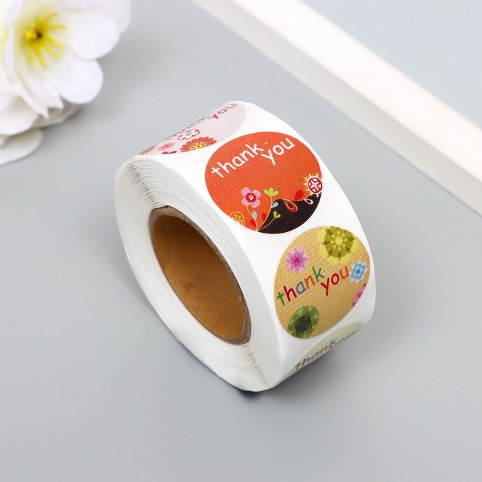 Наклейка бумага "Спасибо" d=2,5 см 500 шт в рулоне 3х6х6 см