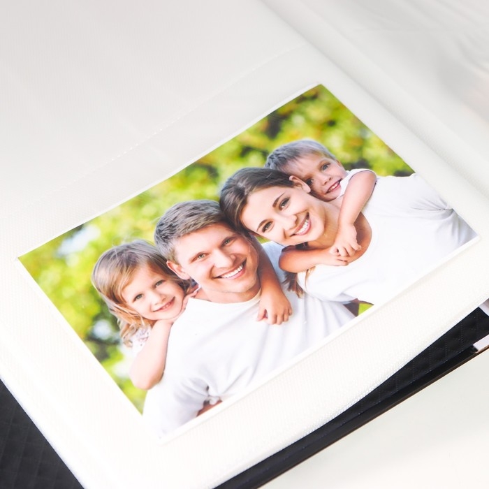 Фотоальбом на 100 фото 13х18 см Фотоальбом на 100 фото 13х18 см "Герберы" в коробке, дерево 29,5х4х23 см