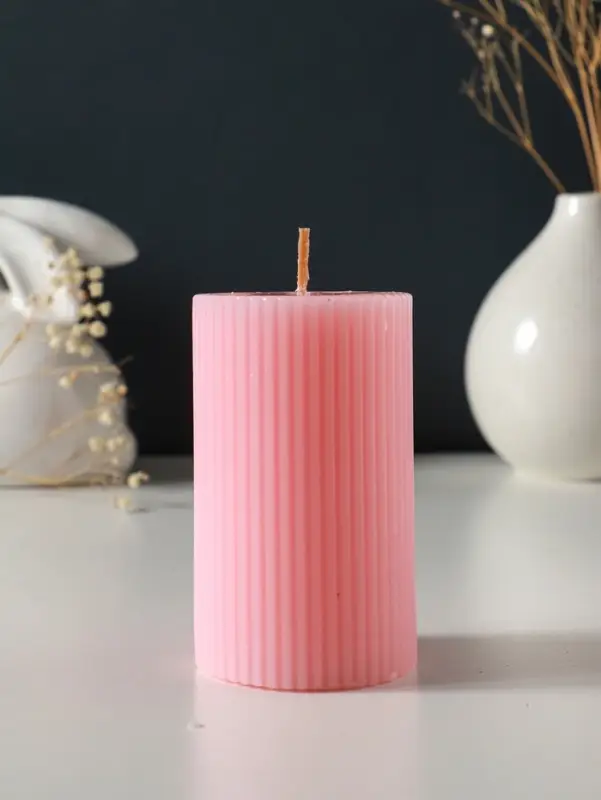 Свеча-цилиндр 6х10 см, 250 гр, с мелкими гранями, розовый Свеча-цилиндр 6х10 см, 250 гр, с мелкими гранями, розовый