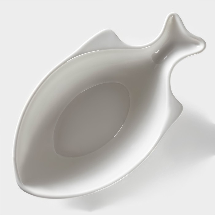 Салатник фарфоровый Magistro «Рыбка», 1 л, 26,5×15×8,5 см, цвет белый