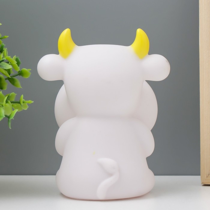 Ночник Ночник "Бычок" LED от батареек 3хLR44 белый 6х9х12 см RISALUX