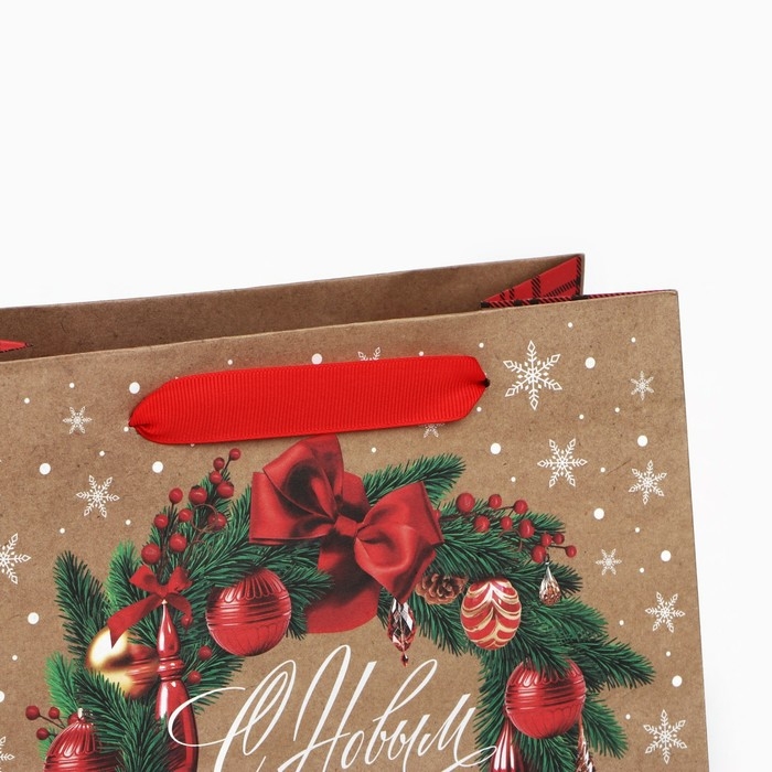 Пакет подарочный новогодний крафтовый квадратный «Новогодний венок», 22 х 22 х 11 см, Новый год