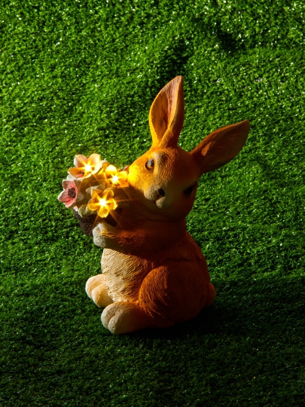 Садовая фигура  Садовая фигура "Зайка с букетом", 17х11х22 см, с подсветкой