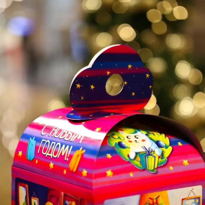 Подарочная коробка «Гномы» 12×12×17 см