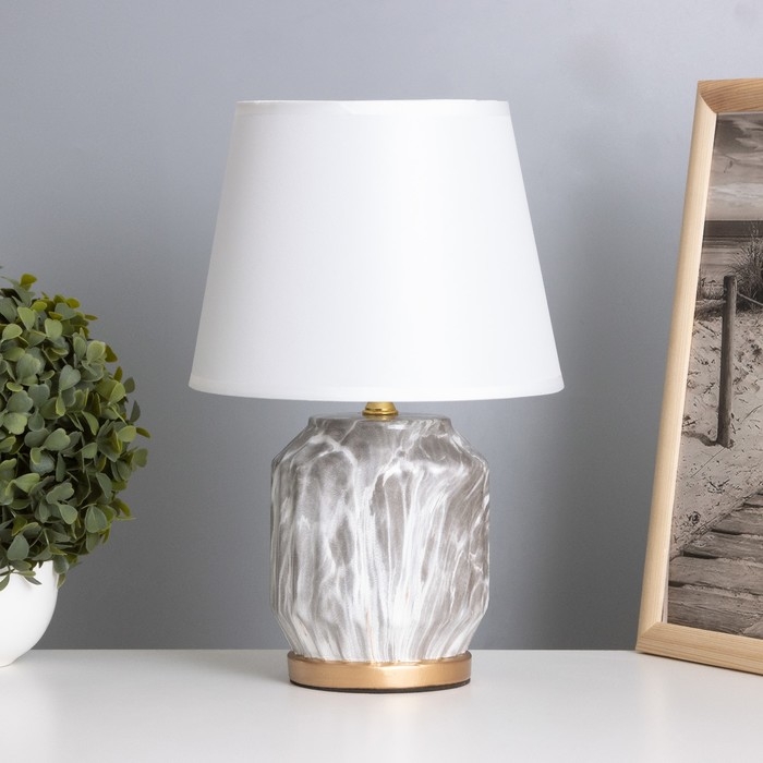 Лампа настольная Лампа настольная "Вероника" 1х40Вт Е14 черный/белый 20х20х31см