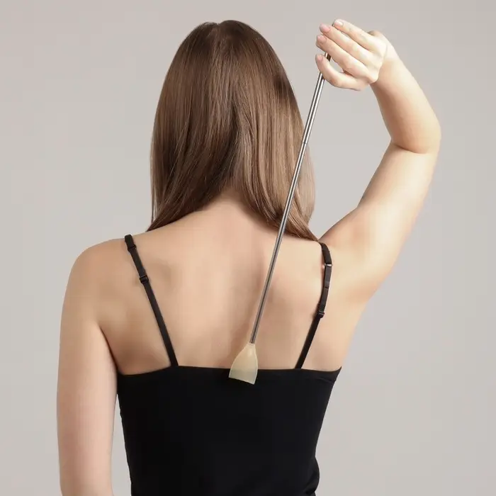 Массажёр - чесалка, с раздвижной ручкой, с подвесом, 20/42 см, жёлтый