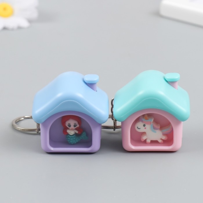 Фонарик свет на кольце  Фонарик свет на кольце "Сказка в домике" МИКС 3,5х4,3х4,2 см