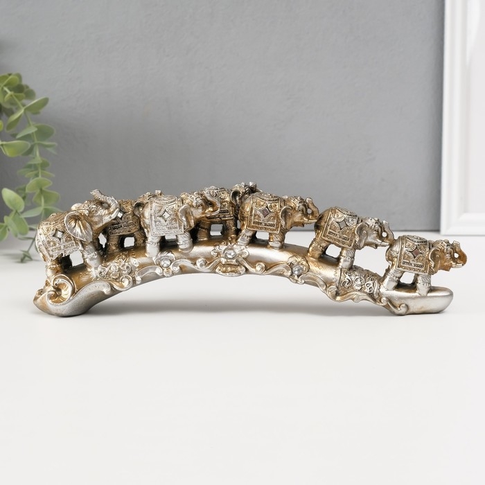 Сувенир полистоун стразы Сувенир полистоун стразы "7 слонов" 9х29х6 см