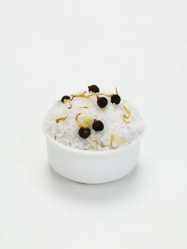 Банный Дух Соль для ванны с можжевеловыми ягодами и календулой, 150 г.