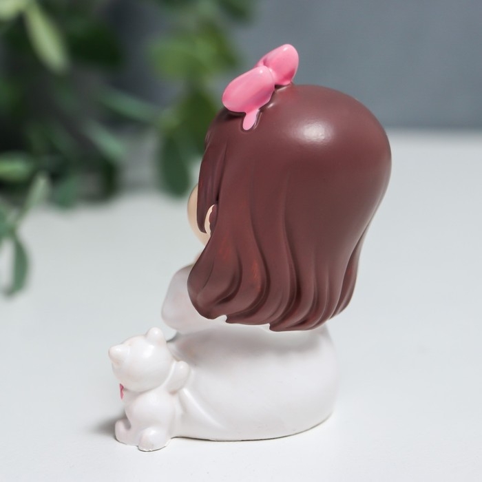 Сувенир полистоун  Сувенир полистоун "Малышка с белым котиком - йога" 5,5х4,5 см