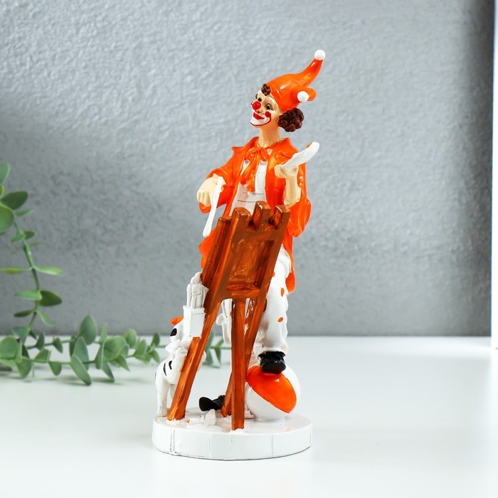 Сувенир полистоун Сувенир полистоун "Клоун-художник у мольберта с пёсиком" бело-оранжевый 12,5х9х22,5 см