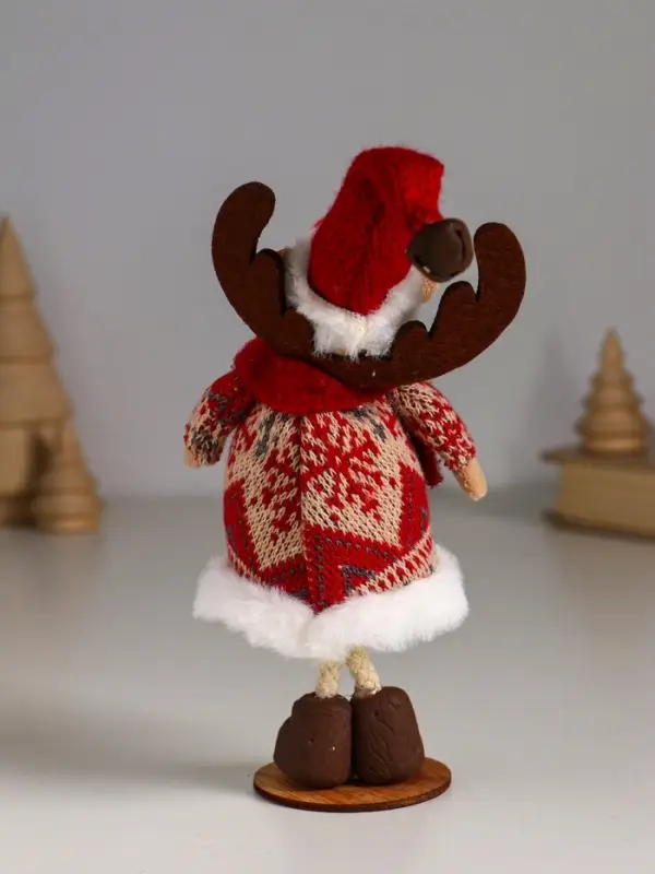 Сувенир "Лосик в вязаной шубе с узорами, в колпаке с колокольчиком" 7х6,5х19 см