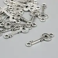 Фурнитура для бижутерии и украшений, коннектор металл 2 ушка «Ключик с сердечком», 3.5×1.2 см Фурнитура для бижутерии и украшений, коннектор металл 2 ушка «Ключик с сердечком», 3.5×1.2 см