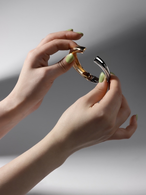 Браслет металл «Тренд» объёмный, цвет серебрено-золотой Браслет металл «Тренд» объёмный, цвет серебрено-золотой