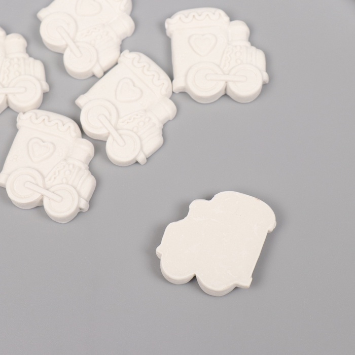 Декор для творчества полистоун Декор для творчества полистоун "Паровозик" белый набор 6 шт 3х2,8 см