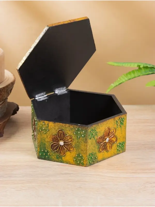 Шкатулка резная &laquo;Стрекоза&raquo;, 15&times;19&times;7.5 см, МДФ