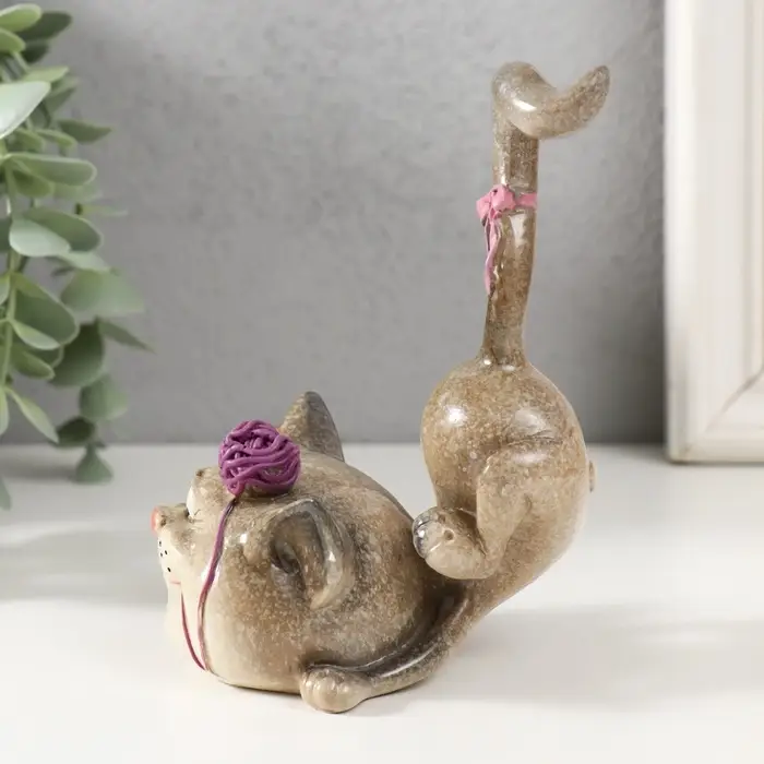 Фигурка полистоун лак &laquo;Кошечка играет с клубком&raquo;, 9.5&times;8&times;12.5 см