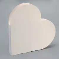 Подарочная коробка - сердце, с вкладышем внутри для конфет, открыток и сувениров, белая, 15&times;15&times;3 см