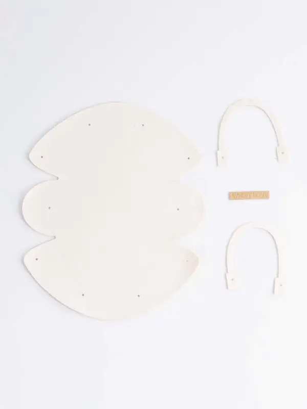 Кожаная подарочная сумочка для бижутерии и сувениров, белая с мешочком, 14&times;6.5&times;12.8 см