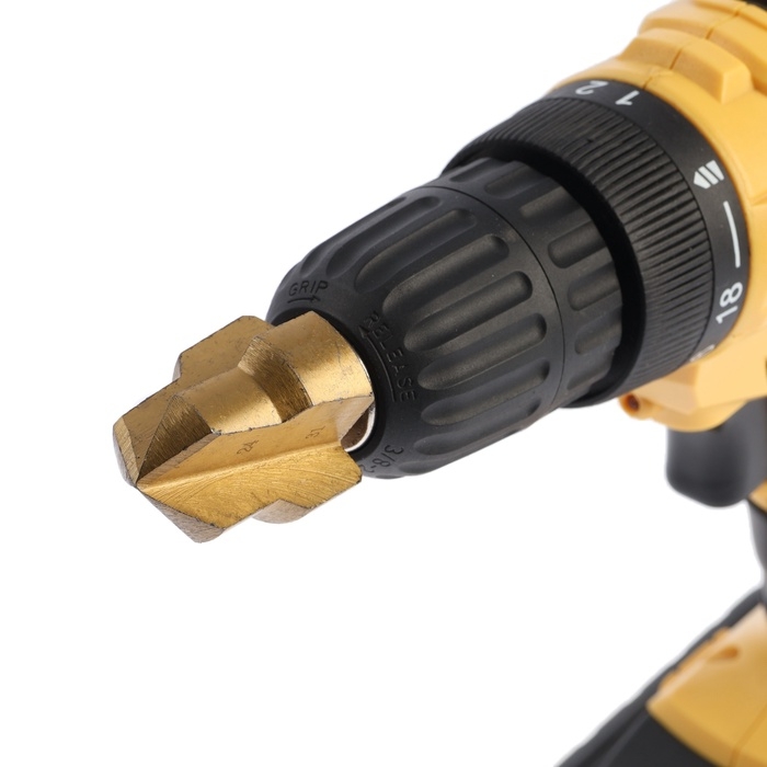 Насадка на шуруповерт ТУНДРА, зенкер ступенчатый для полипропиленовых труб, 24-31 мм Насадка на шуруповерт ТУНДРА, зенкер ступенчатый для полипропиленовых труб, 24-31 мм