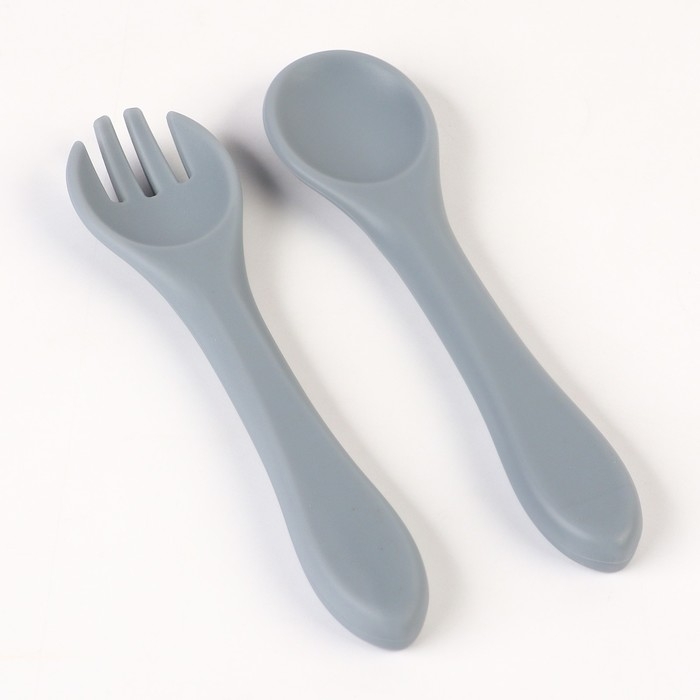 Тарелка детская на присоске и столовые приборы M&B, силикон, серый Тарелка детская на присоске и столовые приборы M&B, силикон, серый