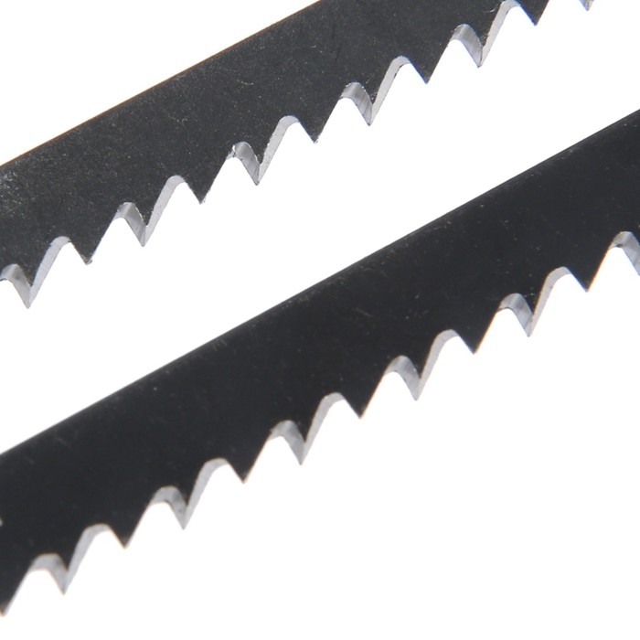 Пилки для лобзиков ТУНДРА, по дереву, прямой грубый рез, HCS, 120/150 х 4 мм, 2 шт. Пилки для лобзиков ТУНДРА, по дереву, прямой грубый рез, HCS, 120/150 х 4 мм, 2 шт.