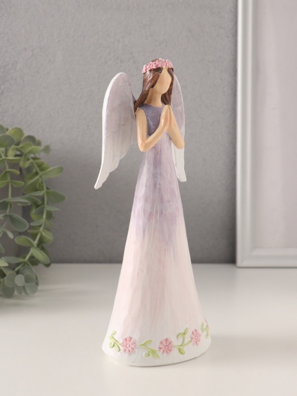 Сувенир полистоун  Сувенир полистоун "Девушка-ангел в сиреневом платье с цветами - молитва" 8,5х6х21,5 см