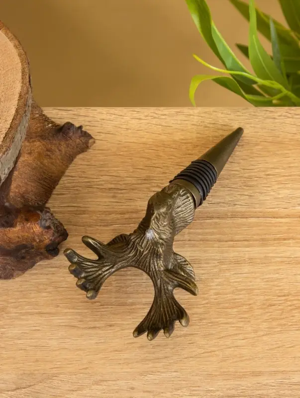 Пробка для бутылок «Лось», 7.3×5.3×15.5 см, алюминий Пробка для бутылок «Лось», 7.3×5.3×15.5 см, алюминий