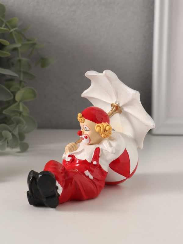 Сувенир полистоун Сувенир полистоун "Клоун с зонтом и мячиком" бело-красный 11,5х7,5х9 см