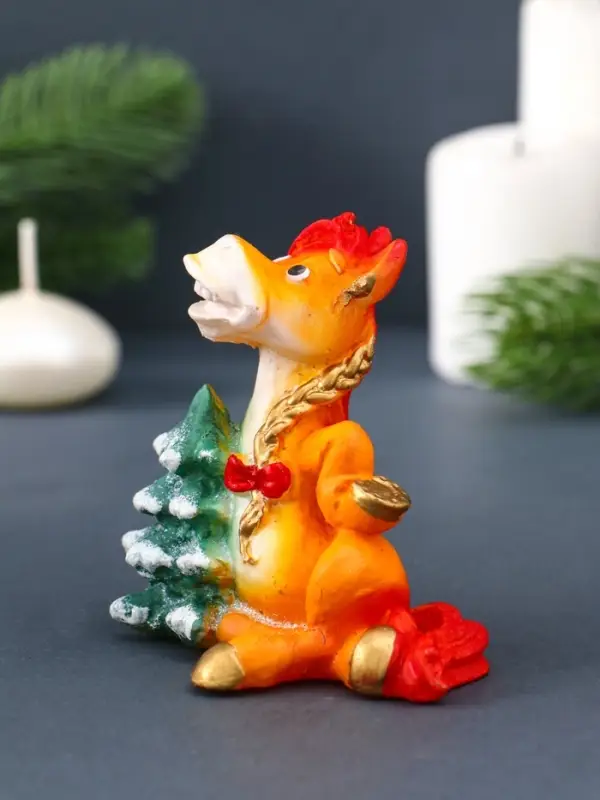 Свеча фигурная "Лошадка с ёлочкой" 8х5,5х8,5 см, цв. золотой