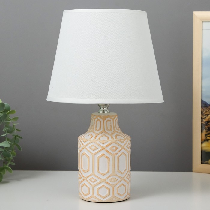 Настольная лампа 16499/1 E14 40Вт бело-бежевый 20х20х32 см RISALUX Настольная лампа 16499/1 E14 40Вт бело-бежевый 20х20х32 см RISALUX